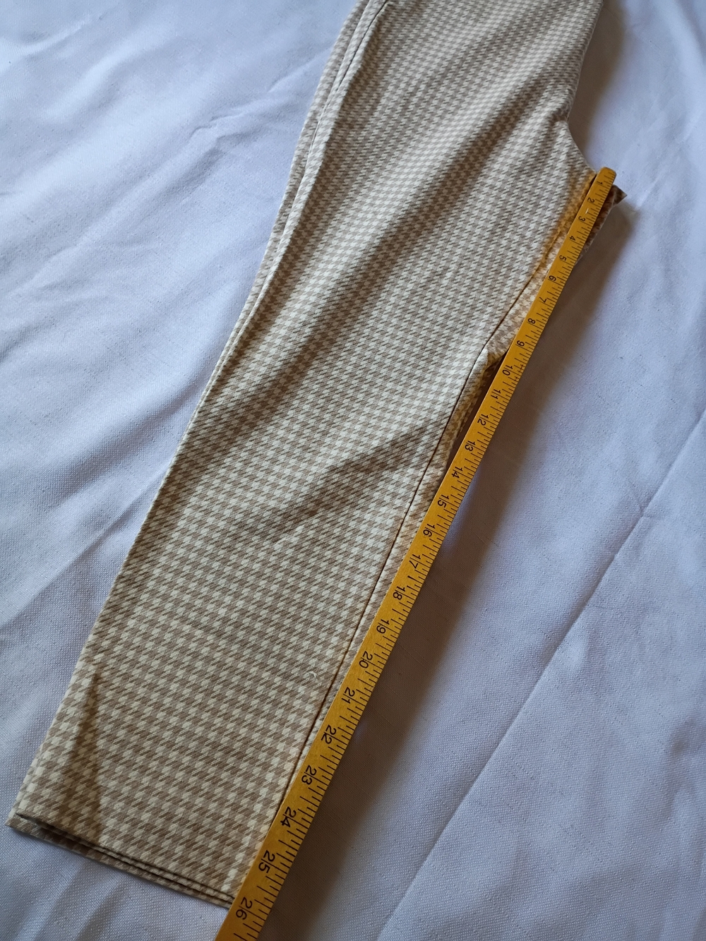 Old Navy Women’s Pixie High Rise Beige Gingham Ankle Pants Size 12 Stretch - Picture 9 of 10